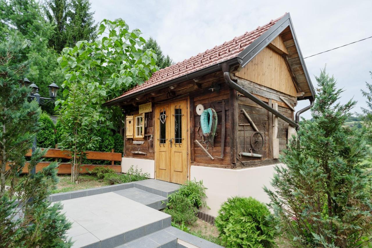 Traditional Houses Korana River Karlovac Luaran gambar