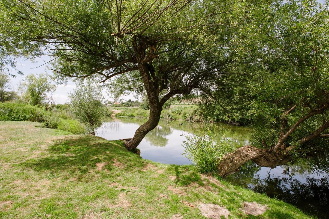 Traditional Houses Korana River Karlovac Luaran gambar